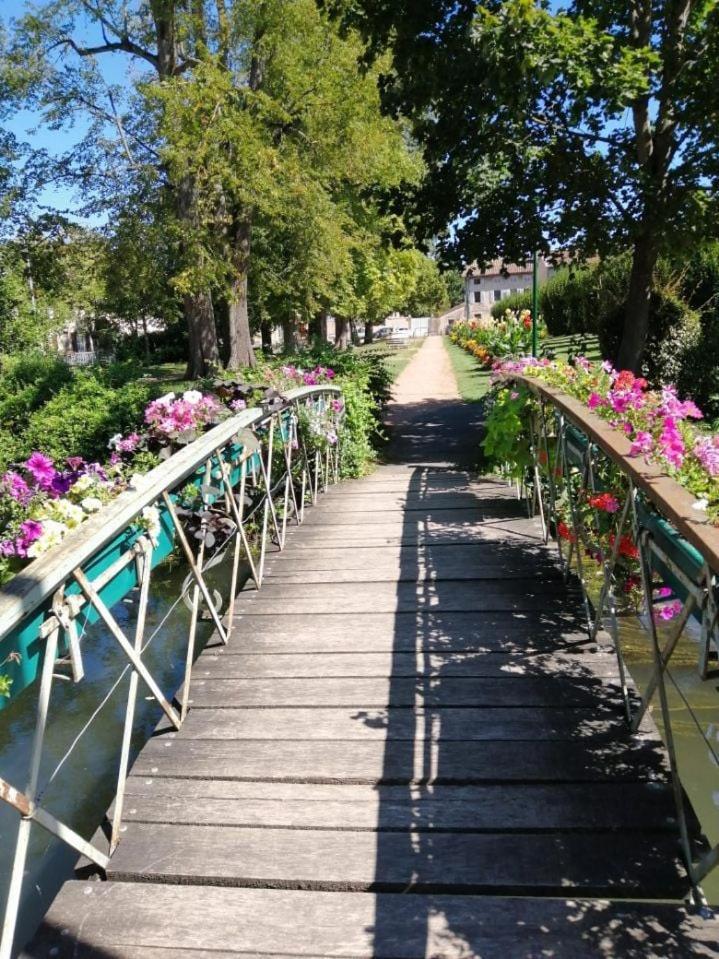 Appartement Escapadeveyloise-nuit Romantique-spa-cine-champagne Pont-de-Veyle