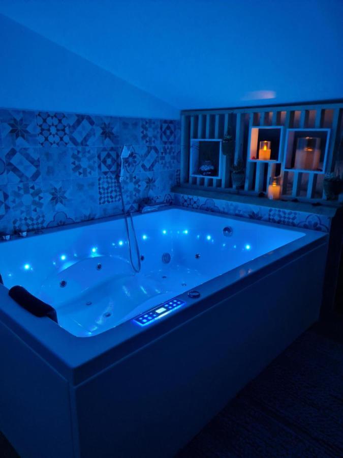 Escapadeveyloise-nuit Romantique-spa-cine-champagne * Pont-de-Veyle