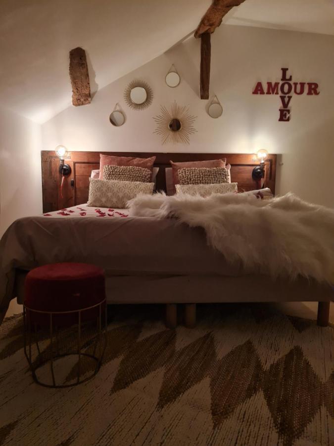 Escapadeveyloise-nuit Romantique-spa-cine-champagne Apartment
