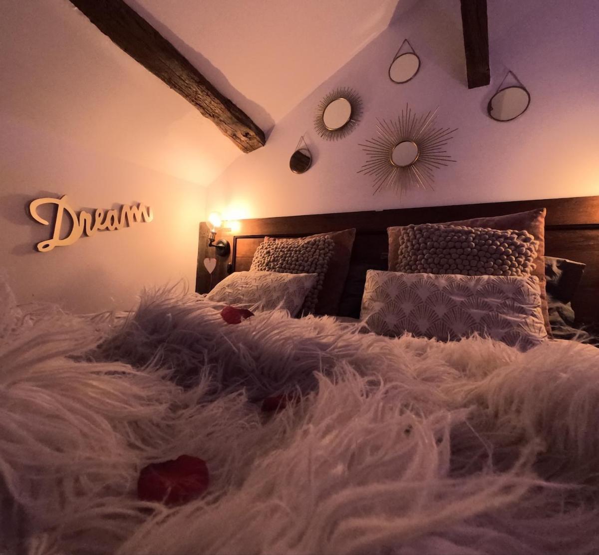 Apartment Escapadeveyloise-nuit Romantique-spa-cine-champagne