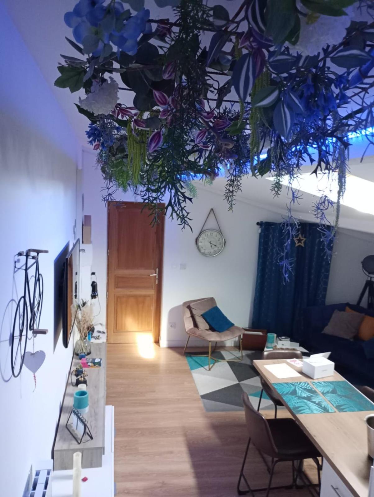 Apartment Escapadeveyloise-nuit Romantique-spa-cine-champagne Pont-de-Veyle